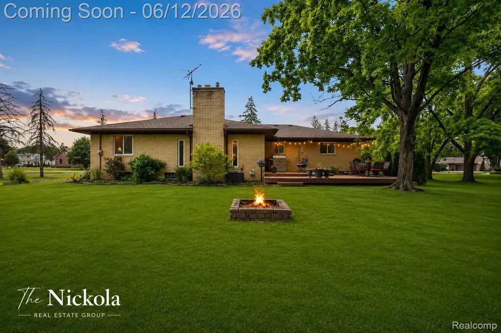1580 Rockfield Drive Troy City MI 48085