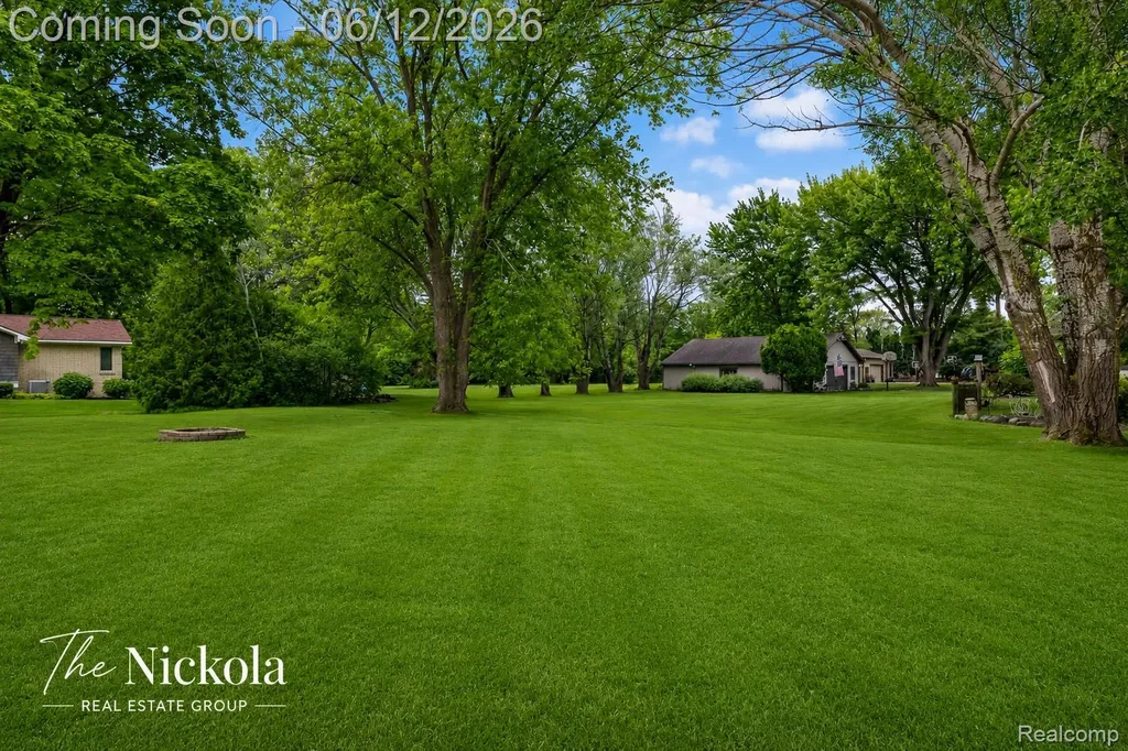 1580 Rockfield Drive Troy City MI 48085