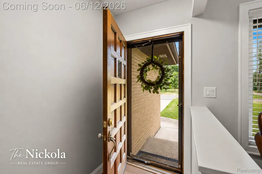 1580 Rockfield Drive Troy City MI 48085