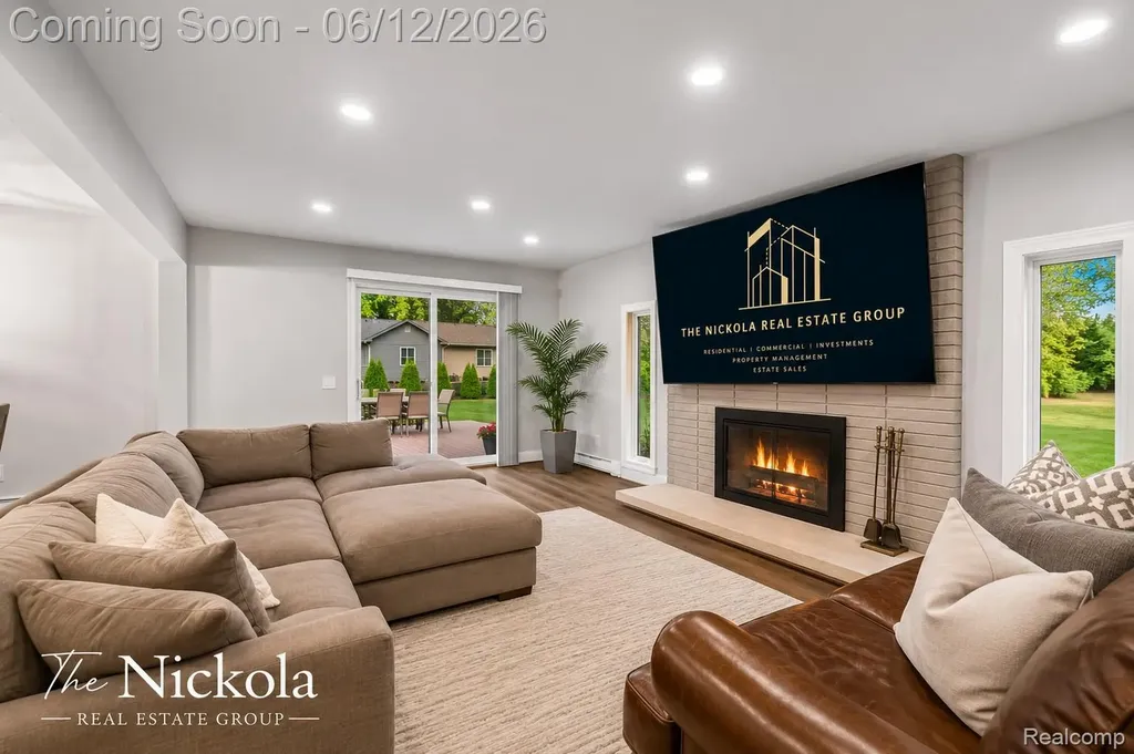 1580 Rockfield Drive Troy City MI 48085