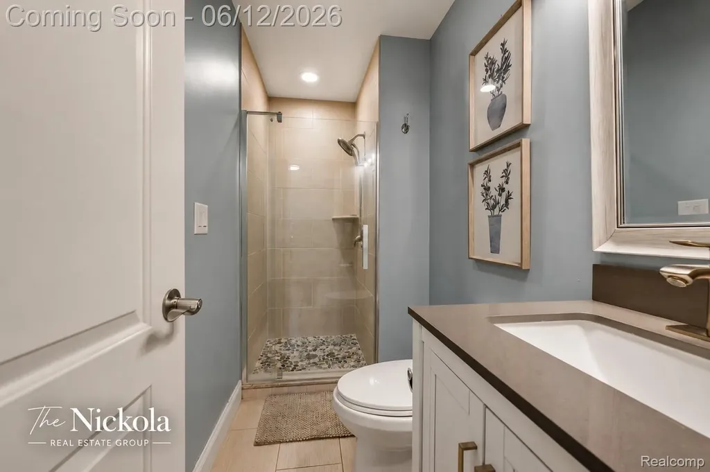 1580 Rockfield Drive Troy City MI 48085