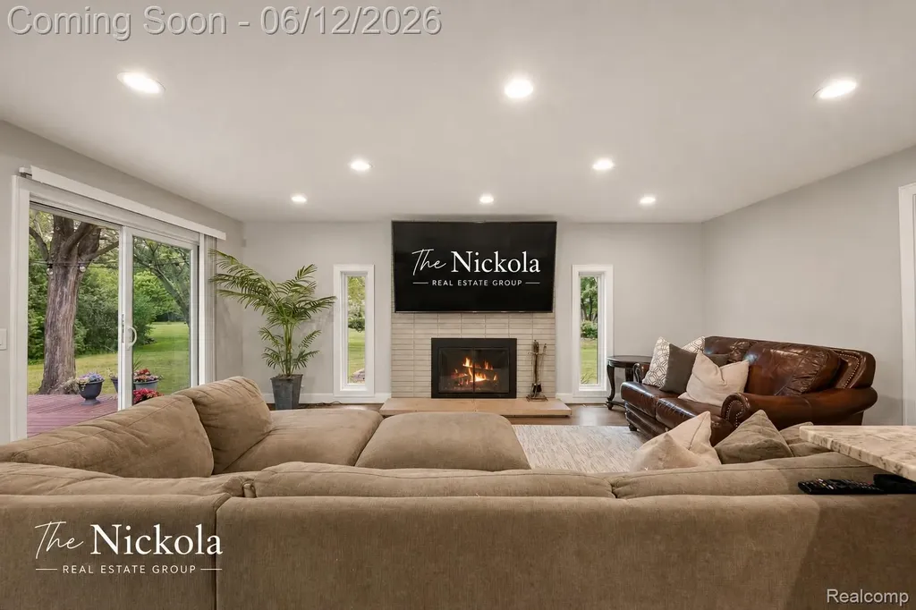 1580 Rockfield Drive Troy City MI 48085