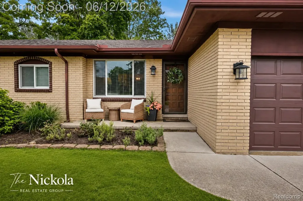 1580 Rockfield Drive Troy City MI 48085
