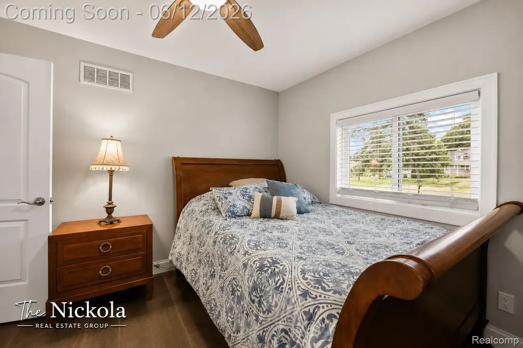 1580 Rockfield Drive Troy City MI 48085