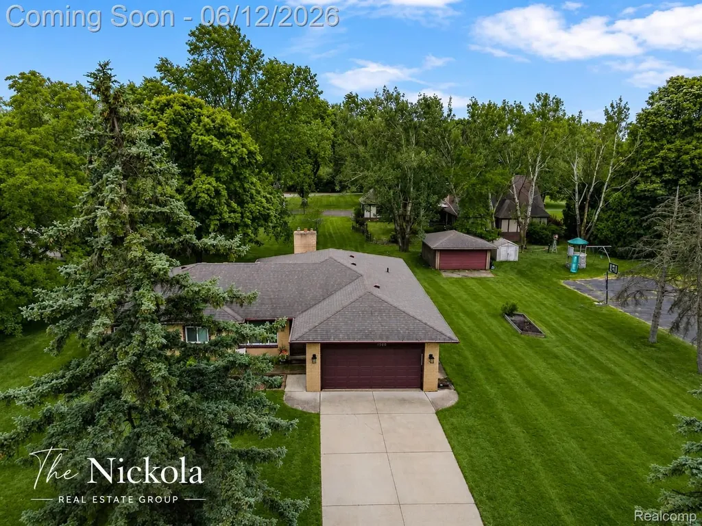 1580 Rockfield Drive Troy City MI 48085