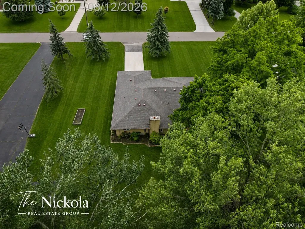 1580 Rockfield Drive Troy City MI 48085