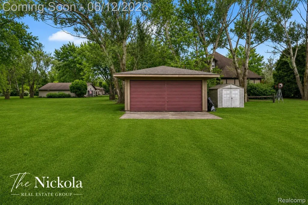 1580 Rockfield Drive Troy City MI 48085
