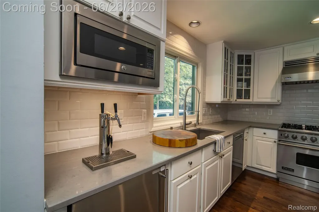 7422 Autumn Hill Drive West Bloomfield Charter Township MI 48323