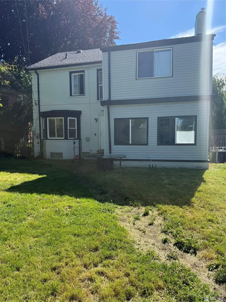 16705 Plainview Avenue Detroit City MI 48219