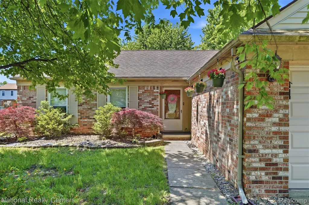 45375 Ronnen Drive Macomb Township MI 48044