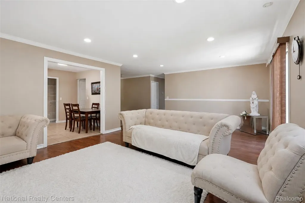 45375 Ronnen Drive Macomb Township MI 48044