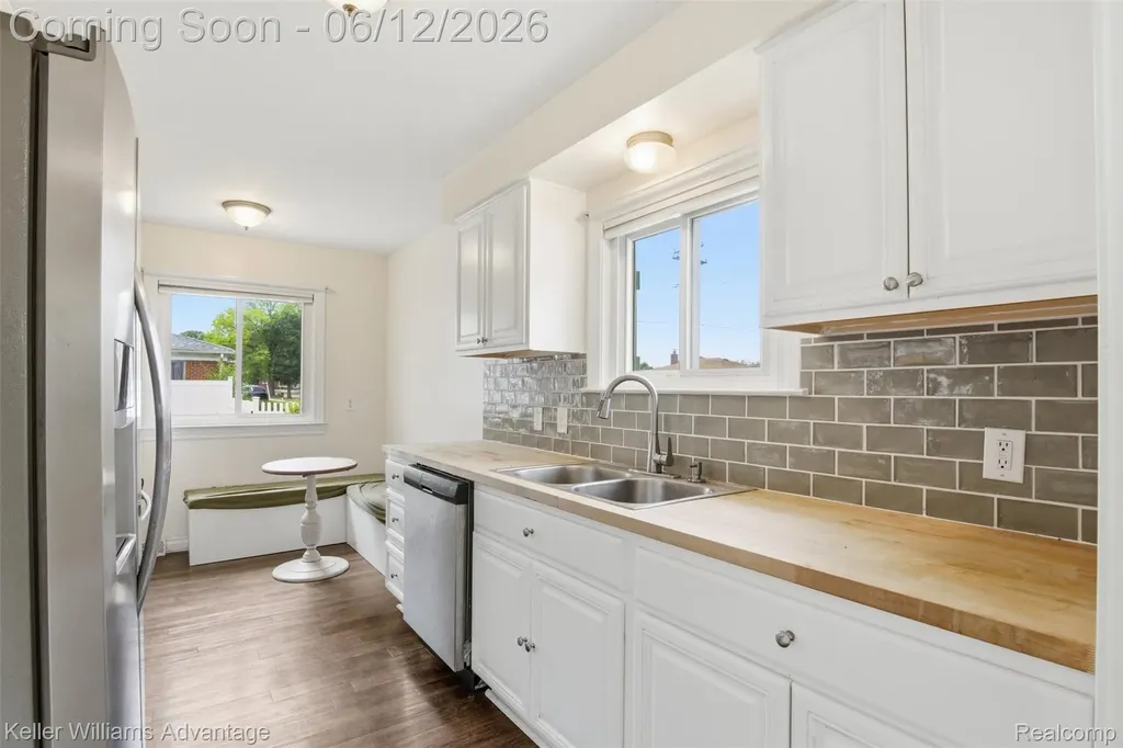 23111 Scotia Road Oak Park City MI 48237