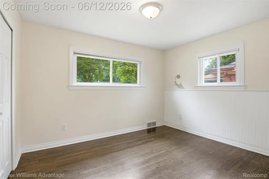 23111 Scotia Road Oak Park City MI 48237
