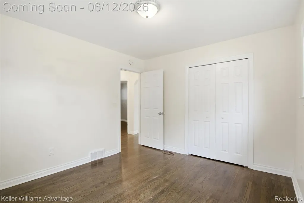 23111 Scotia Road Oak Park City MI 48237