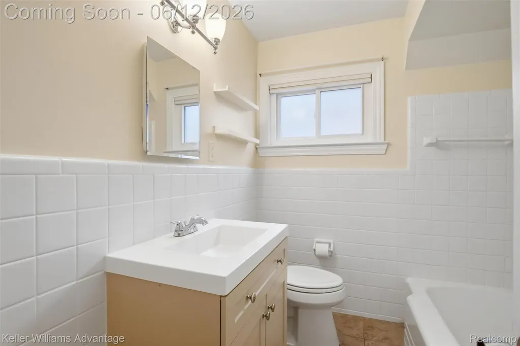 23111 Scotia Road Oak Park City MI 48237