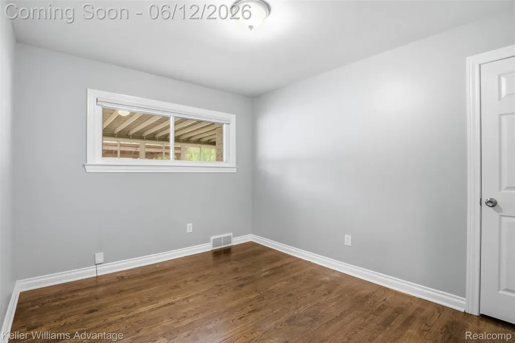 23111 Scotia Road Oak Park City MI 48237