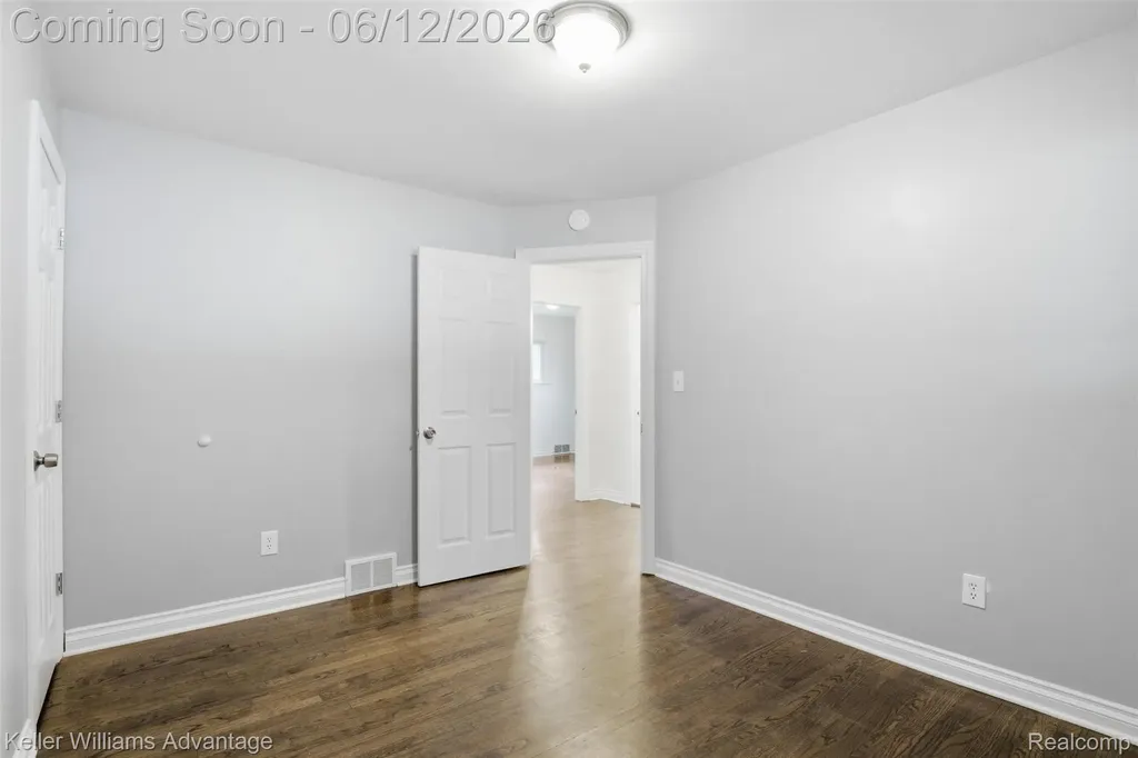 23111 Scotia Road Oak Park City MI 48237