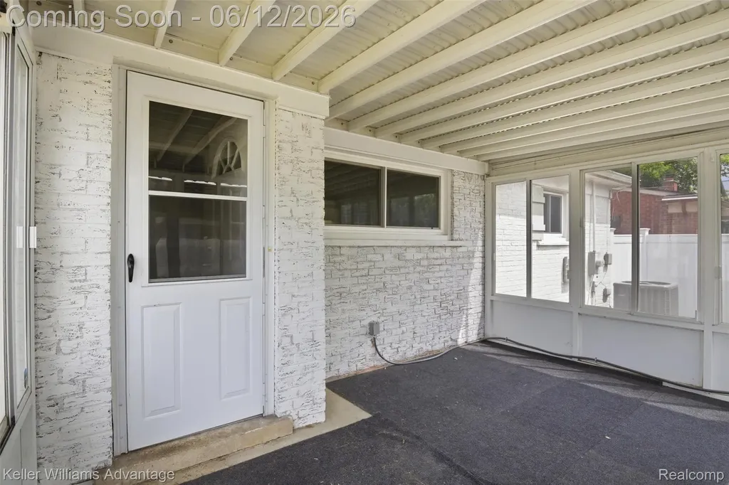 23111 Scotia Road Oak Park City MI 48237