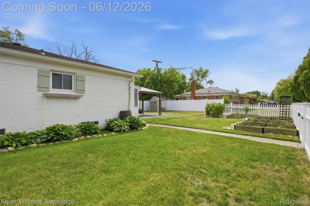 23111 Scotia Road Oak Park City MI 48237