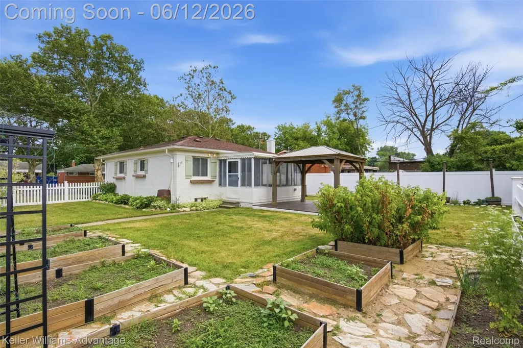 23111 Scotia Road Oak Park City MI 48237