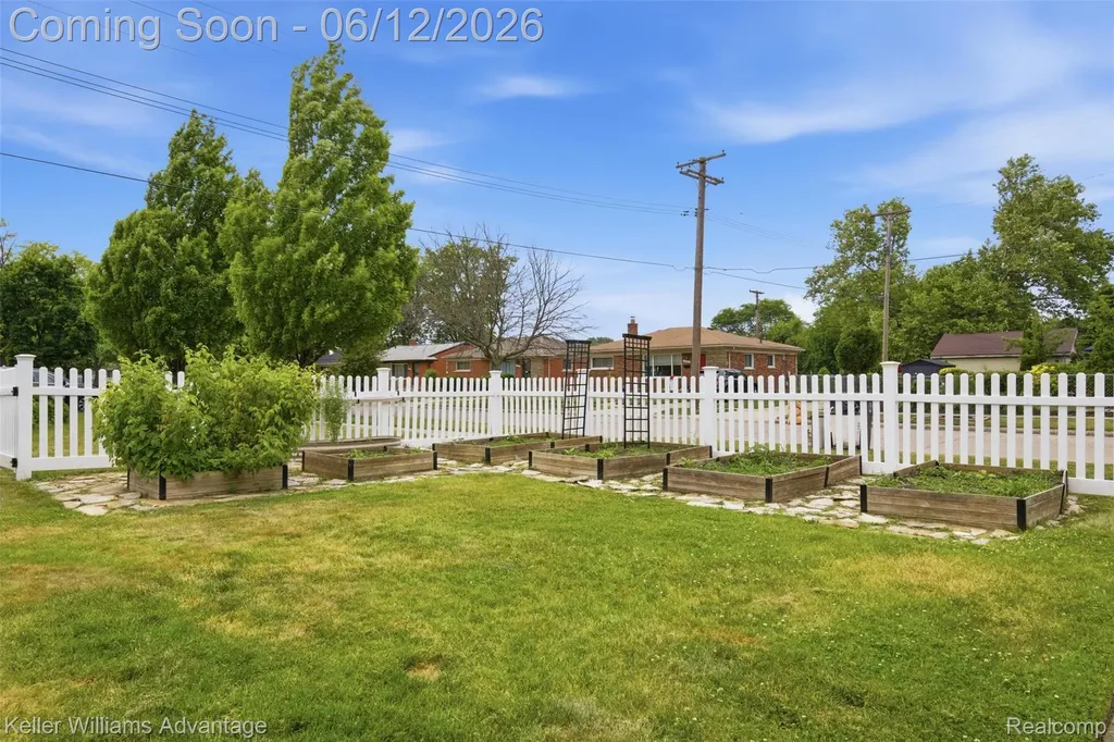 23111 Scotia Road Oak Park City MI 48237