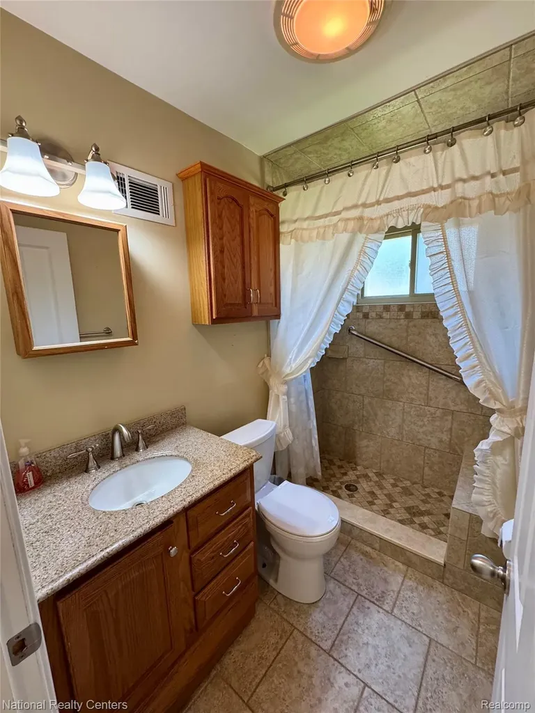 2009 Barrett Avenue Royal Oak City MI 48067
