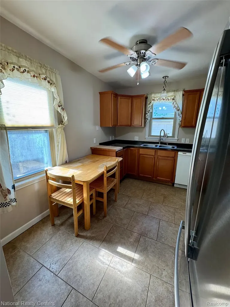 2009 Barrett Avenue Royal Oak City MI 48067