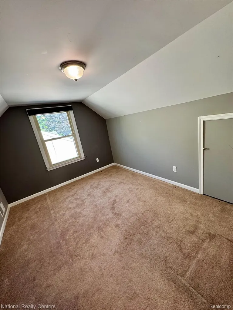 2009 Barrett Avenue Royal Oak City MI 48067