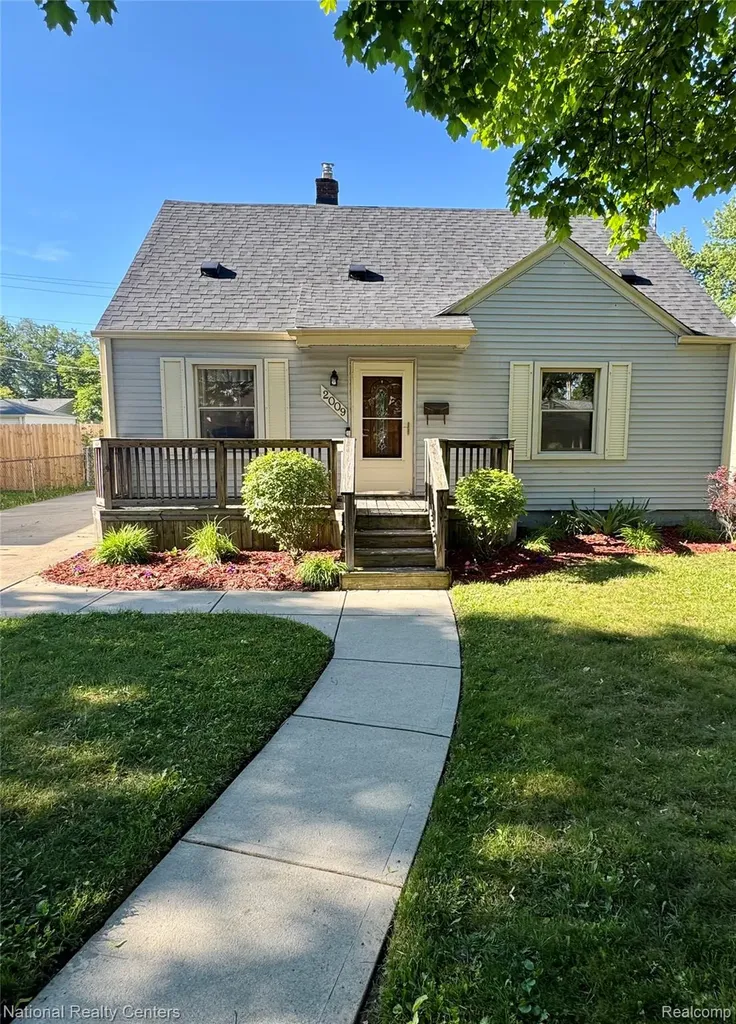 2009 Barrett Avenue Royal Oak City MI 48067