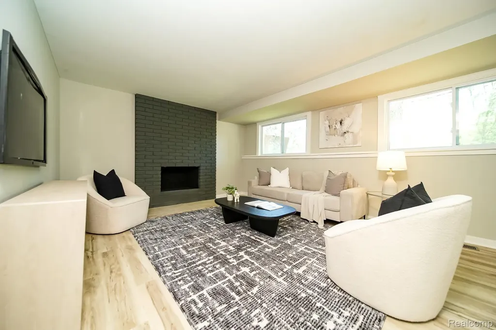 48297 Mallard Drive Chesterfield Township MI 48047