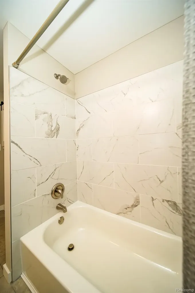 48297 Mallard Drive Chesterfield Township MI 48047
