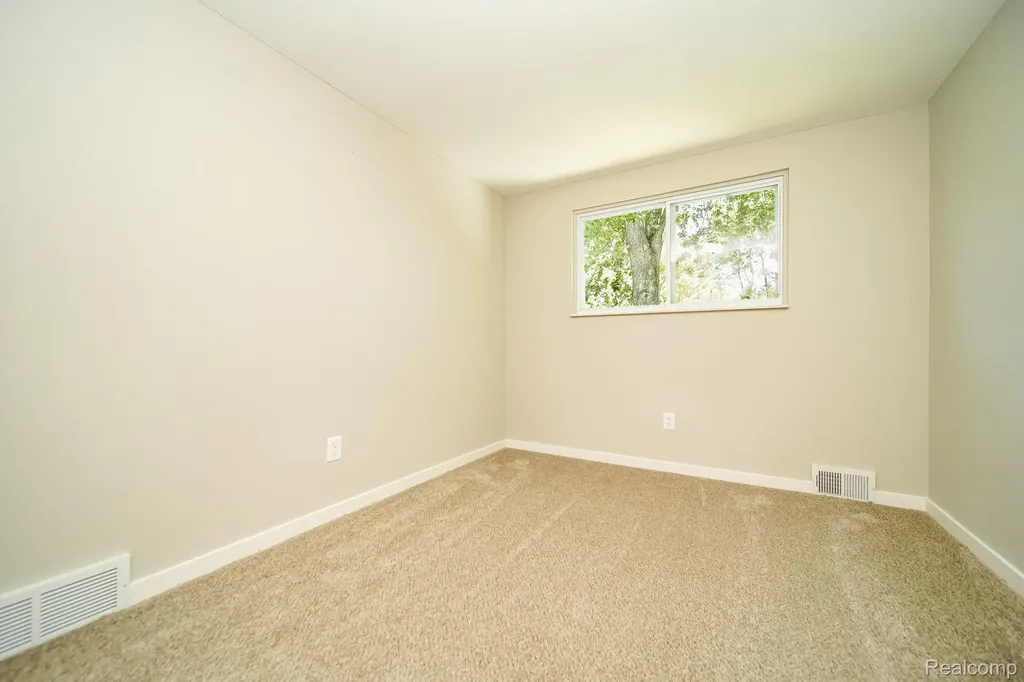 48297 Mallard Drive Chesterfield Township MI 48047
