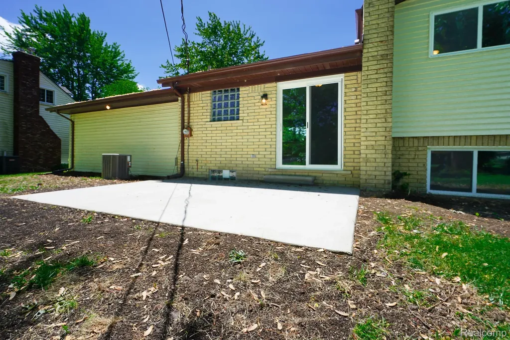 48297 Mallard Drive Chesterfield Township MI 48047