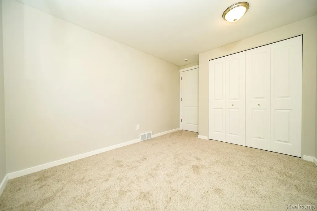 48297 Mallard Drive Chesterfield Township MI 48047