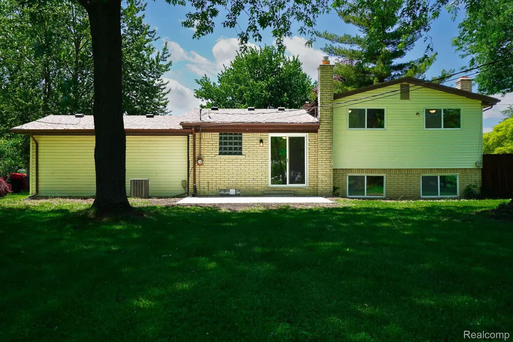 48297 Mallard Drive Chesterfield Township MI 48047