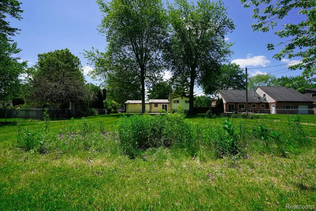 48297 Mallard Drive Chesterfield Township MI 48047