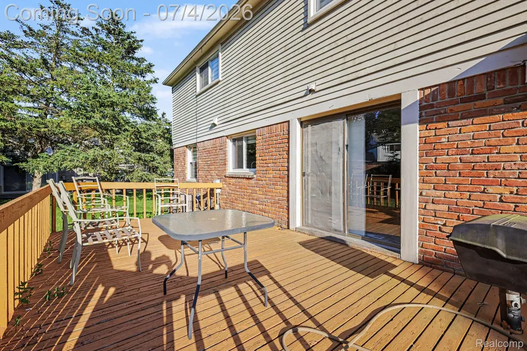 28945 Nottoway Drive Farmington Hills City MI 48331