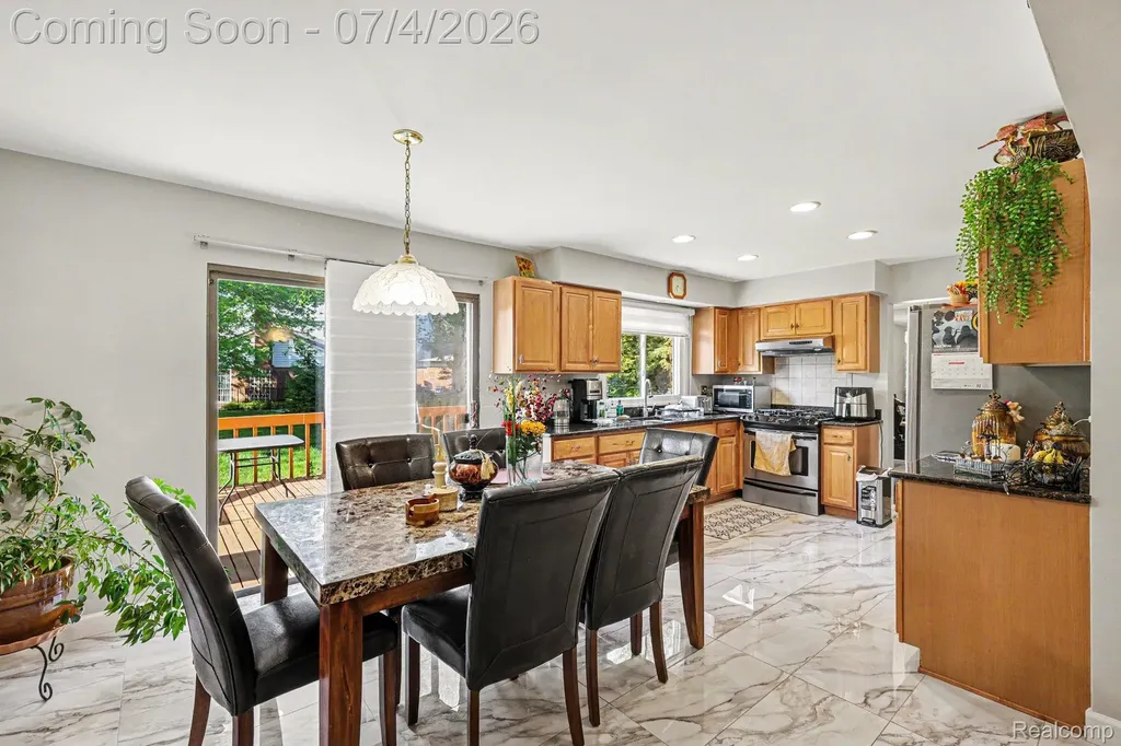28945 Nottoway Drive Farmington Hills City MI 48331