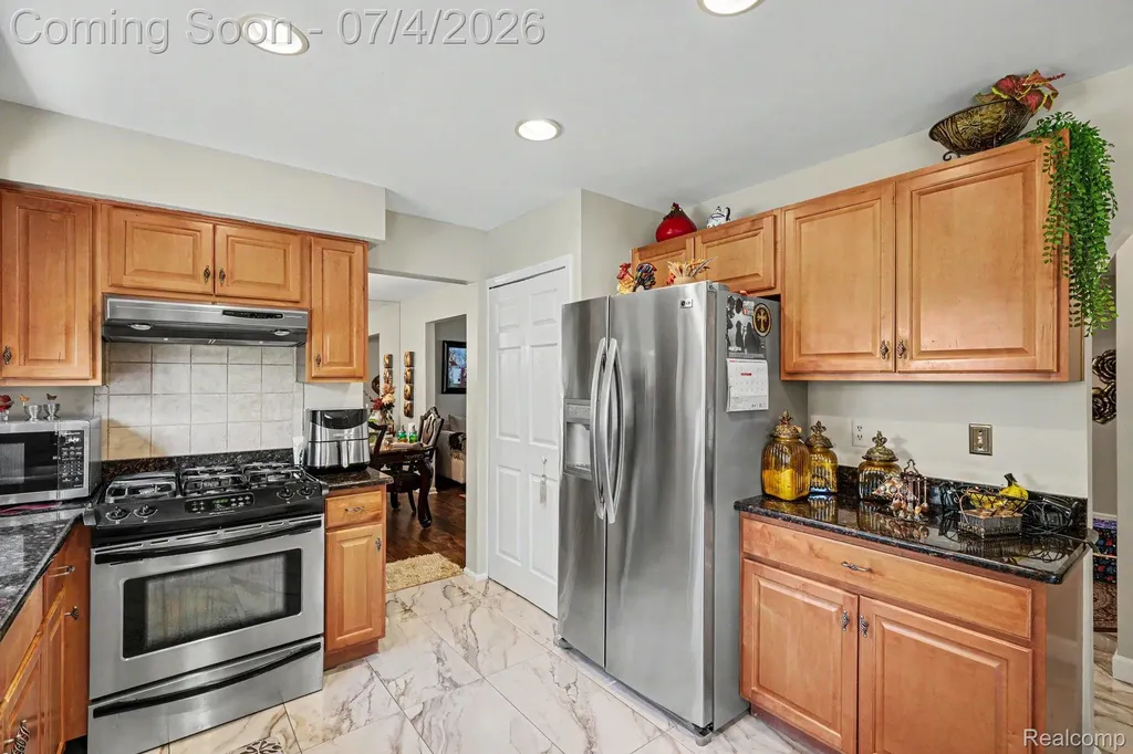 28945 Nottoway Drive Farmington Hills City MI 48331