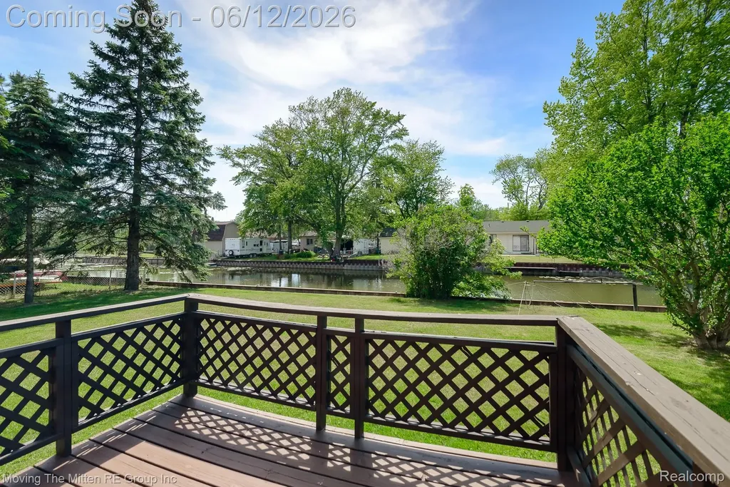 35382 Eldon Drive Brownstown Charter Township MI 48173