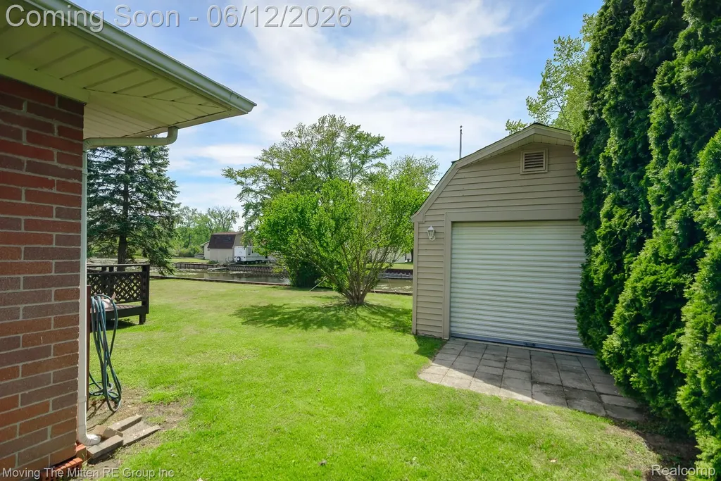 35382 Eldon Drive Brownstown Charter Township MI 48173