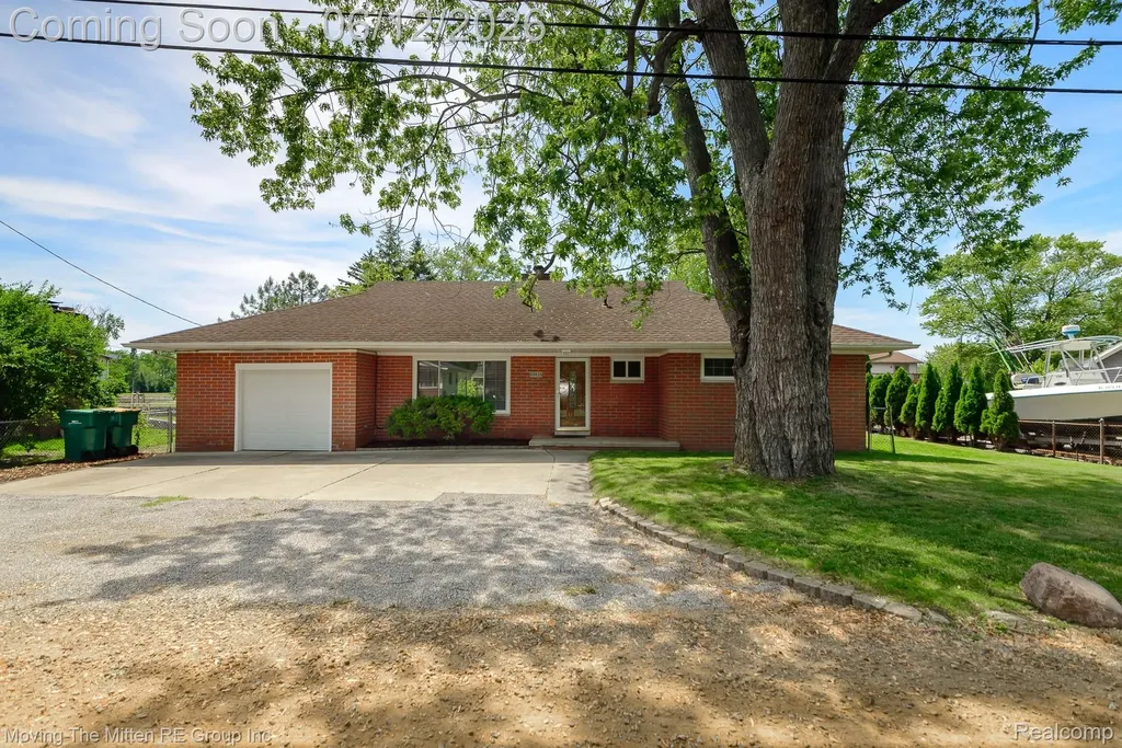 35382 Eldon Drive Brownstown Charter Township MI 48173