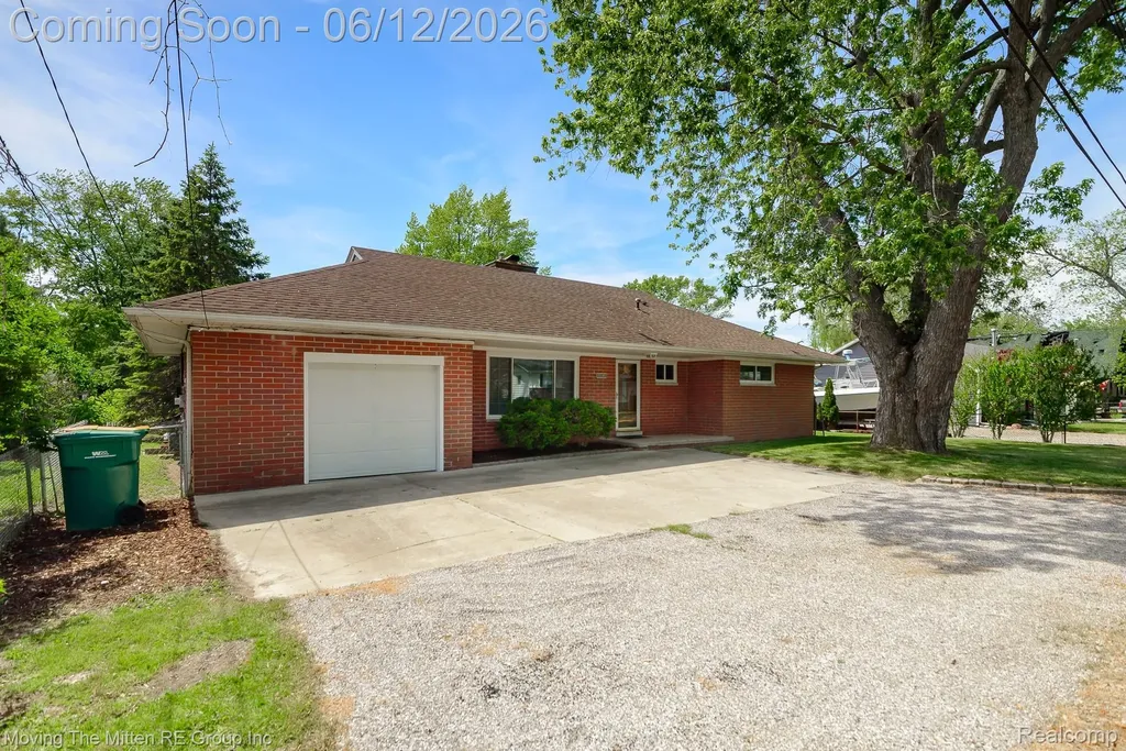 35382 Eldon Drive Brownstown Charter Township MI 48173