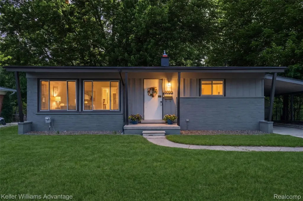 20250 Brentwood Street Livonia City MI 48152