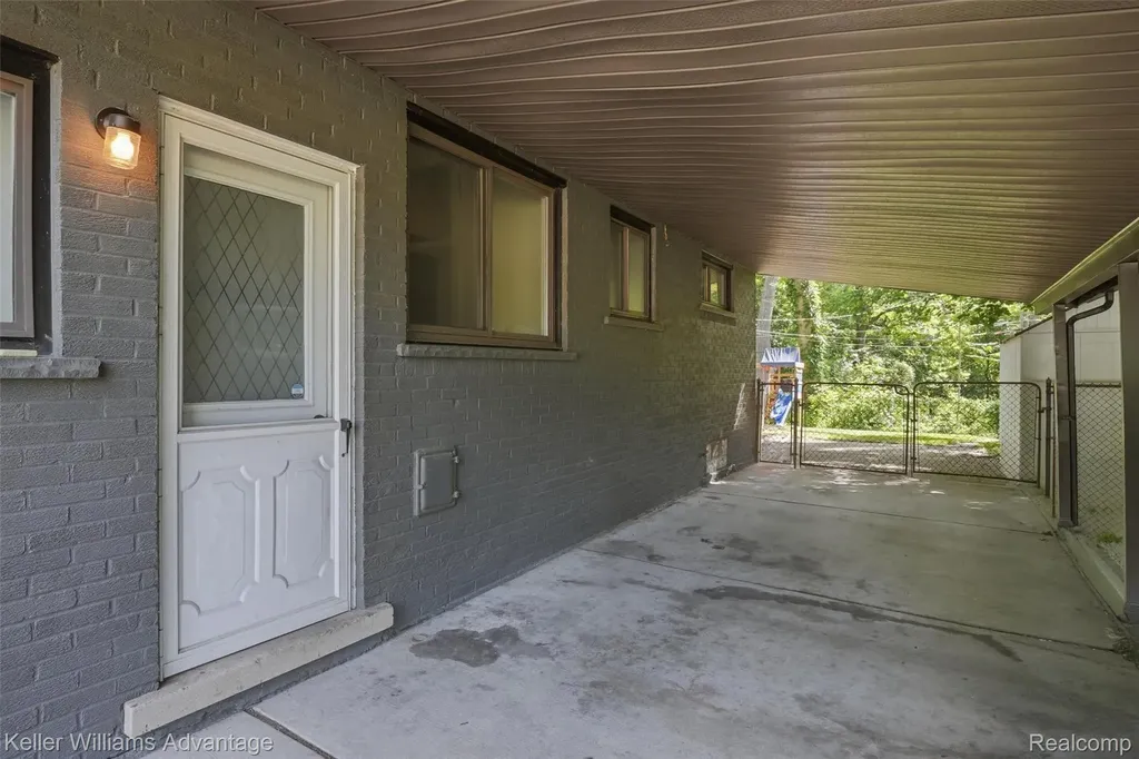 20250 Brentwood Street Livonia City MI 48152