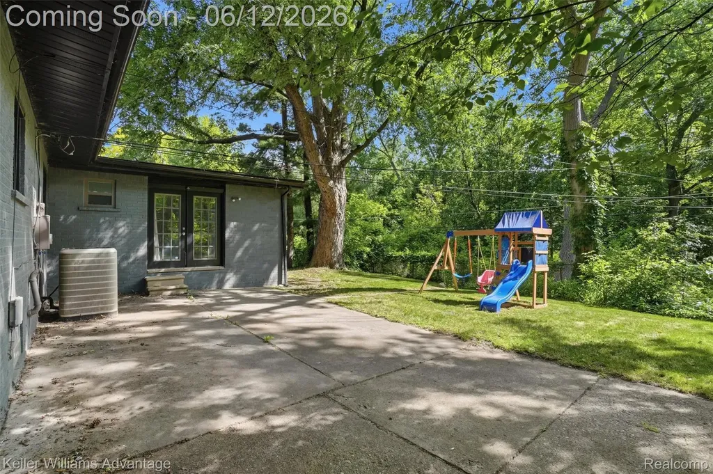 20250 Brentwood Street Livonia City MI 48152