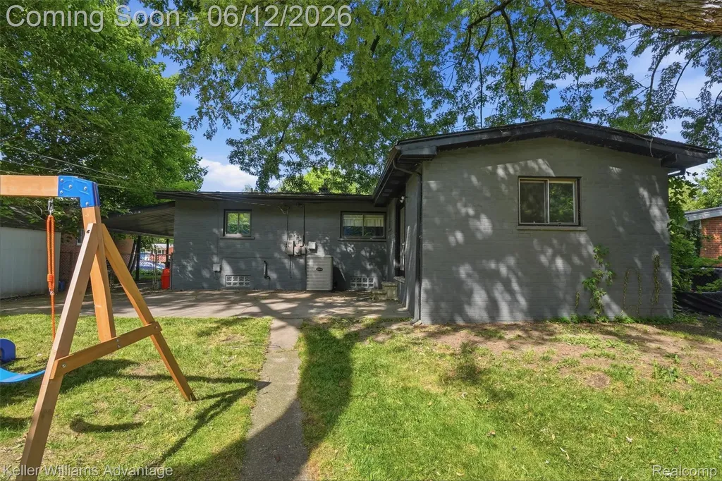 20250 Brentwood Street Livonia City MI 48152