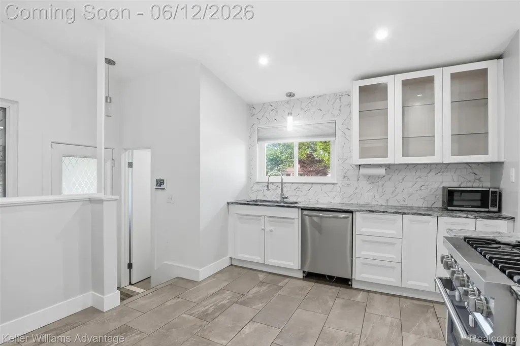20250 Brentwood Street Livonia City MI 48152