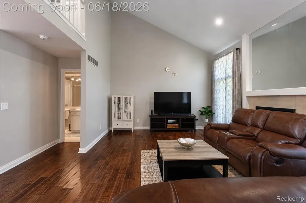 37520 Amber Drive Farmington Hills City MI 48331