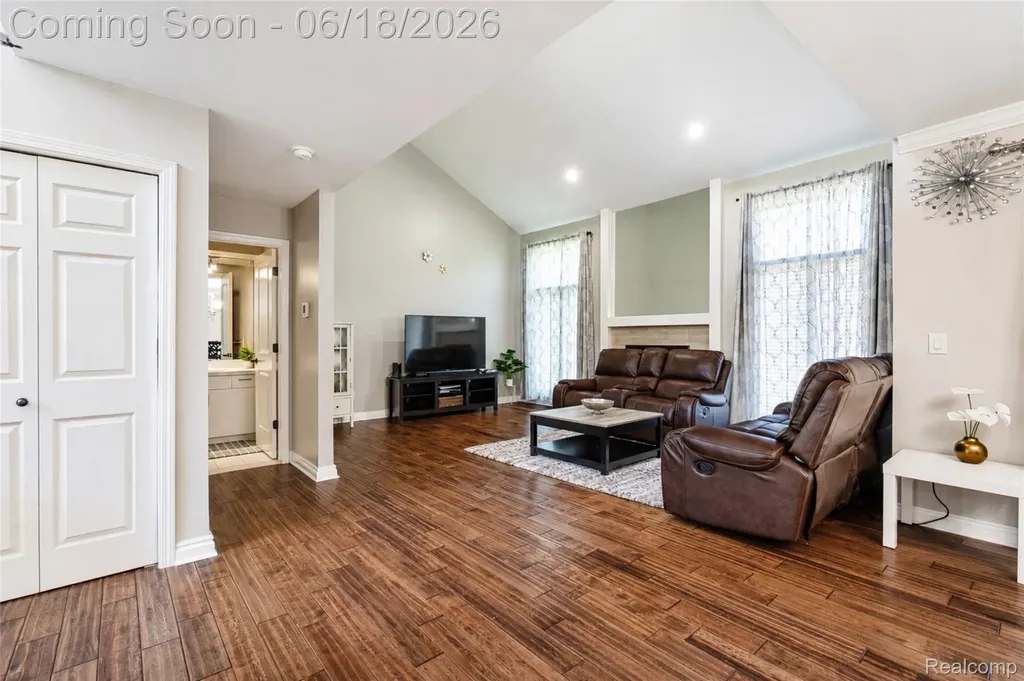 37520 Amber Drive Farmington Hills City MI 48331